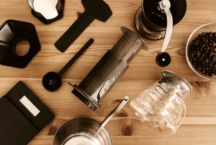 Equipment to make Aeropress espresso